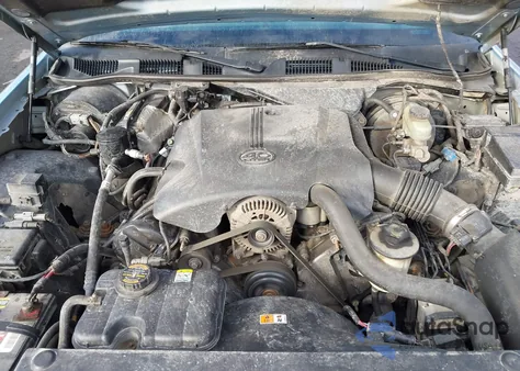 2001 Mercury Grand Marquis Ls z USA, uszkodzony, nr VIN 2MEFM75W61X628067